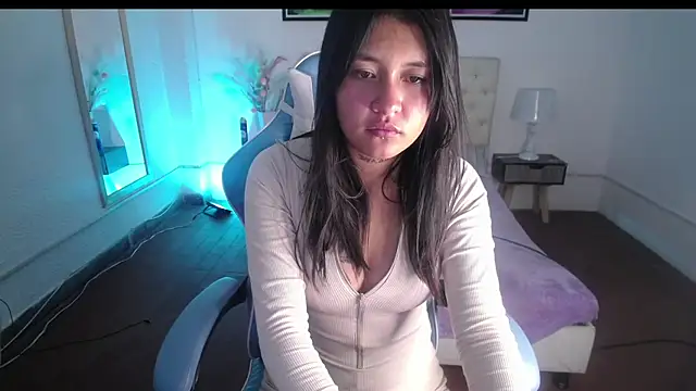 Snapshot of Betsy__ chatting on October 22, 2025, 5:07 am Betsy online show from October 22, 2025, 5:07 am