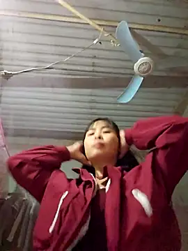 Squirrel-Pear online show from November 21, 2025, 1:32 pm