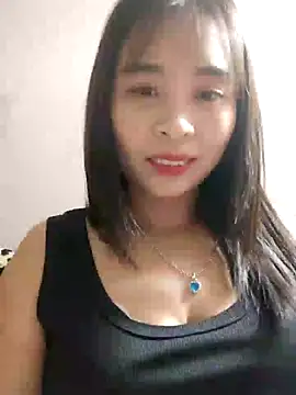 Squirrel-Pear online show from December 17, 2025, 2:55 pm