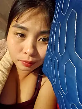 Squirrel-Pear online show from November 25, 2025, 1:55 pm