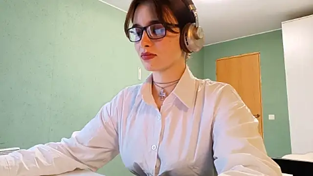 IcyKleys online show from October 19, 2025, 12:41 pm