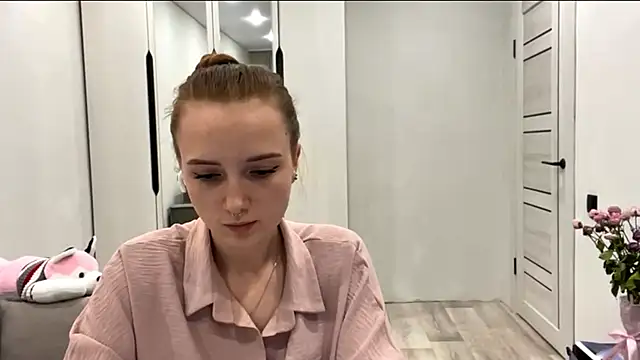 Snapshot of MonoCookie chatting on October 21, 2025, 1:43 pm MonoCookie online show from October 21, 2025, 1:43 pm
