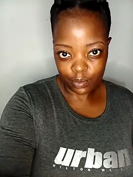 Snapshot of Blackberryjuc chatting on October 19, 2025, 11:57 am Blackberryjuc online show from October 19, 2025, 11:57 am