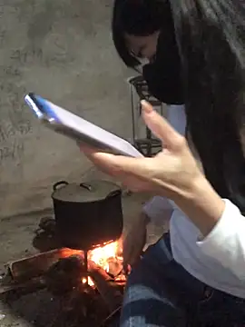 Kylie beem online show from October 30, 2025, 12:42 am