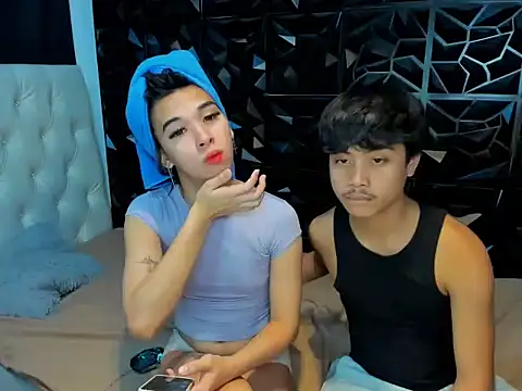 Snapshot of hardcocktwink chatting on May 20, 2026, 7:11 pm hardcocktwink online show from May 20, 2026, 7:11 pm