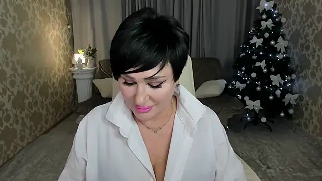 KiraTempt online show from November 30, 2025, 11:44 am