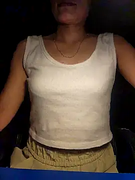 Miube2k online show from November 2, 2025, 3:06 pm