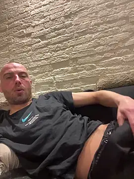 Rotteei1 online show from March 2, 2026, 10:44 am