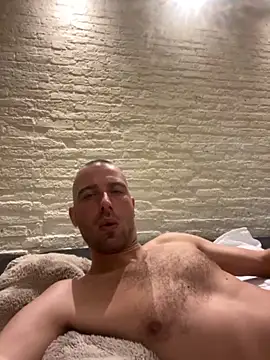 Rotteei1 online show from November 9, 2025, 5:44 am