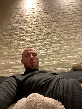 Rotteei1 online show from November 20, 2025, 5:46 pm