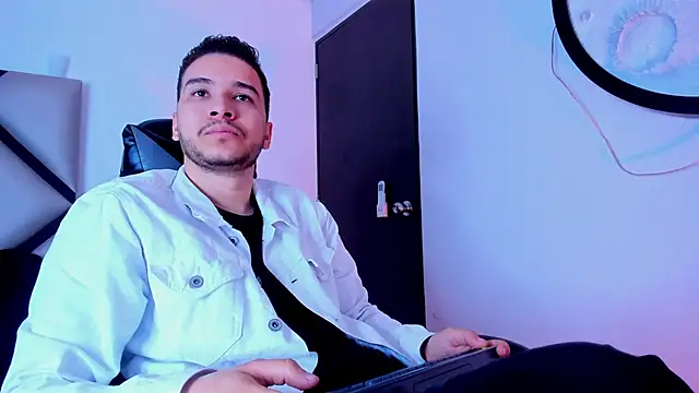 mike 257 online show from November 4, 2025, 11:47 am