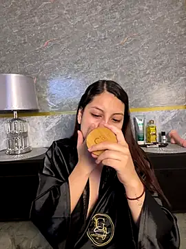 Sammy Sweet01 online show from December 14, 2025, 12:00 pm