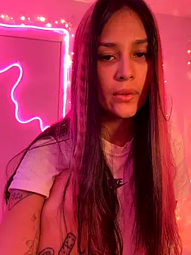 Snapshot of Mia_Miaww chatting on October 20, 2025, 2:02 am Mia Miaww online show from October 20, 2025, 2:02 am