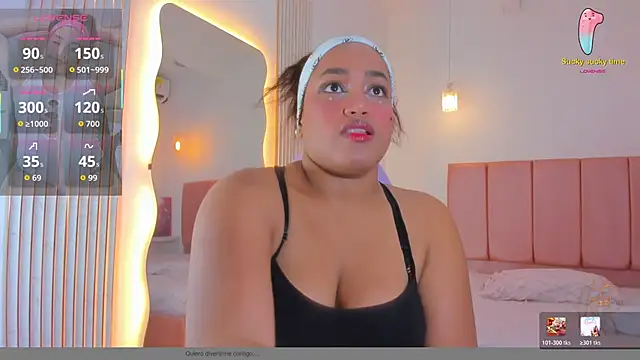 NahomiWalker  online show from January 13, 2026, 8:24 pm