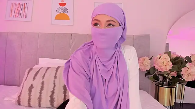 fatiima  online show from October 21, 2025, 7:13 pm