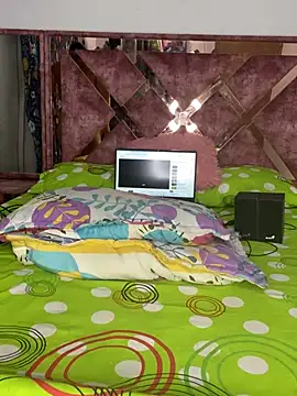 Snapshot of nadia__lulu chatting on February 14, 2026, 12:05 pm nadia lulu online show from February 14, 2026, 12:05 pm