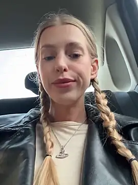 kira mia online show from March 6, 2026, 3:18 pm