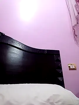 SandyAmr online show from April 19, 2026, 7:31 am