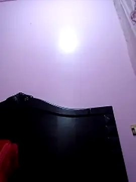 SandyAmr online show from December 1, 2025, 8:37 am