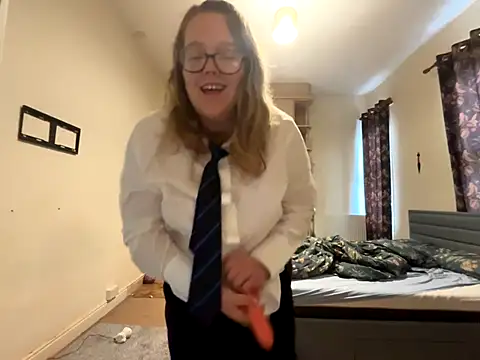 Snapshot of Scarletcum22 chatting on October 20, 2025, 8:37 am Scarletcum22 online show from October 20, 2025, 8:37 am