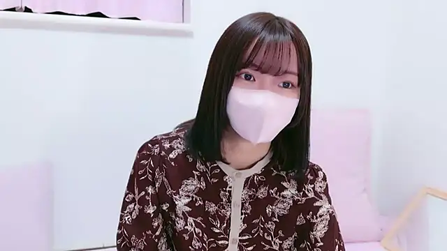 Snapshot of xKoharux chatting on November 18, 2025, 10:18 am xKoharux online show from November 18, 2025, 10:18 am