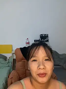 yiyi930316 online show from October 22, 2025, 11:09 am