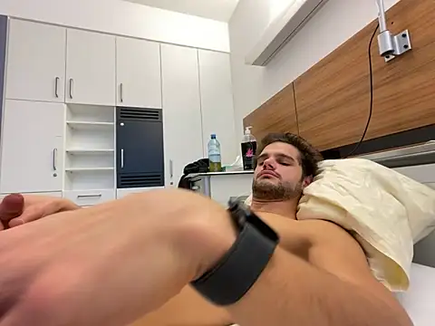 youngboyformommy24 online show from November 21, 2025, 2:16 pm