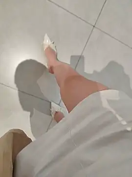 Mina-02 online show from February 12, 2026, 6:57 am