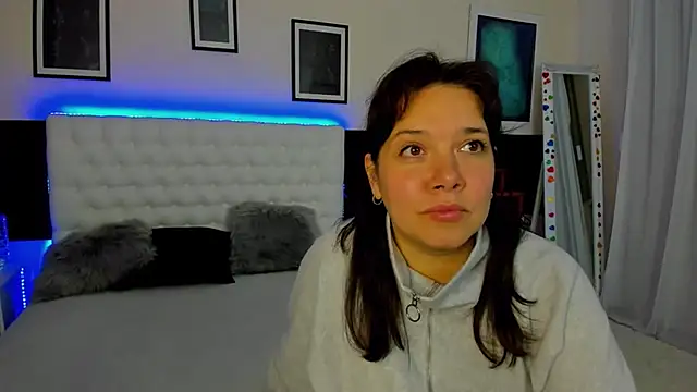 JulietteHarley online show from October 20, 2025, 2:17 pm