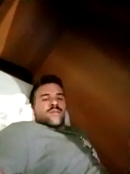 Camionista121998 online show from November 10, 2025, 6:35 pm