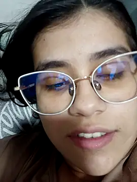 Snapshot of Thais_jhadav chatting on October 23, 2025, 11:25 pm Thais jhadav online show from October 23, 2025, 11:25 pm