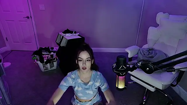 AngieFae  online show from November 11, 2025, 3:23 am