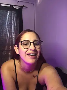Snapshot of Zoey_sweet01 chatting on May 26, 2026, 7:23 pm Zoey sweet01 online show from May 26, 2026, 7:23 pm