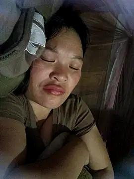 chipu06 online show from January 18, 2026, 6:33 pm