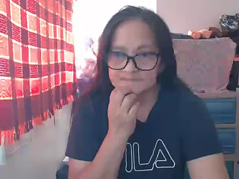 Snapshot of Kinkybela2025 chatting on February 1, 2026, 11:58 pm Kinkybela2025 online show from February 1, 2026, 11:58 pm