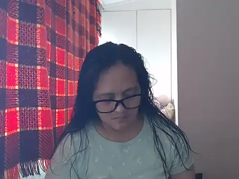 Kinkybela2025 online show from April 15, 2026, 12:38 am