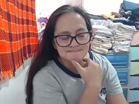 Snapshot of Kinkybela2025 chatting on February 24, 2026, 4:35 am Kinkybela2025 online show from February 24, 2026, 4:35 am