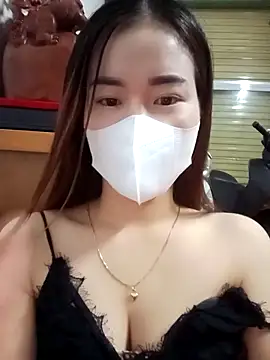 Family-Lovee online show from November 1, 2025, 9:08 pm