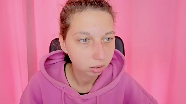 CuteEllii online show from October 22, 2025, 9:31 am