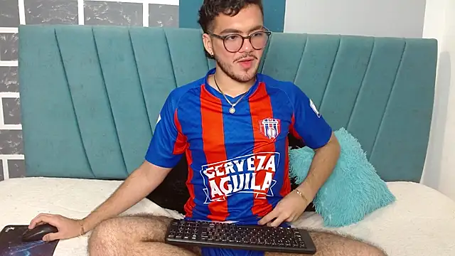 Zac Golden online show from December 5, 2025, 12:32 am