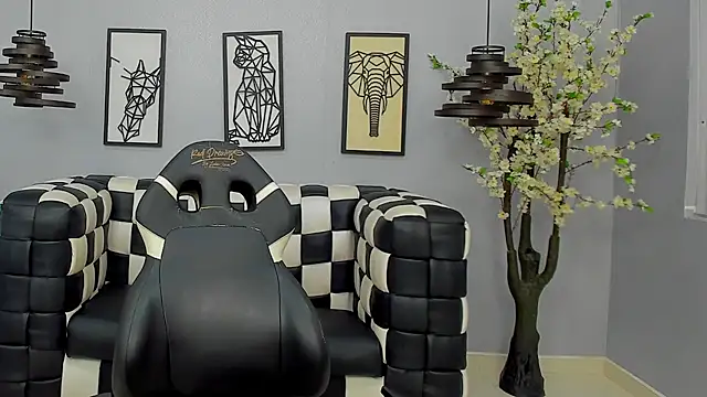 Bianca Millf online show from April 12, 2026, 3:54 am