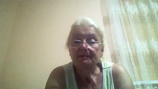 Snapshot of AmyLove353 chatting on August 4, 2026, 9:08 pm AmyLove353 online show from August 4, 2026, 9:08 pm