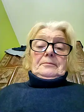 AmyLove353 online show from February 15, 2026, 9:36 pm