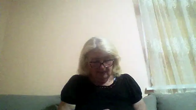 Snapshot of AmyLove353 chatting on June 17, 2026, 8:19 pm AmyLove353 online show from June 17, 2026, 8:19 pm