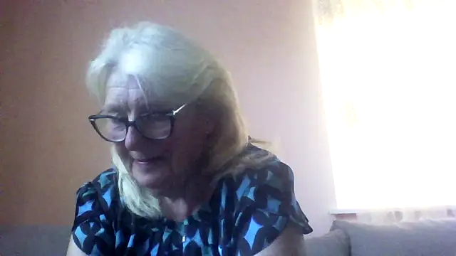 Snapshot of AmyLove353 chatting on June 19, 2026, 3:34 am AmyLove353 online show from June 19, 2026, 3:34 am