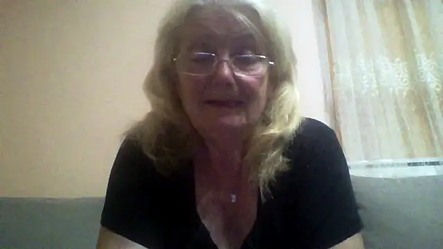 Snapshot of AmyLove353 chatting on June 29, 2026, 8:52 pm AmyLove353 online show from June 29, 2026, 8:52 pm