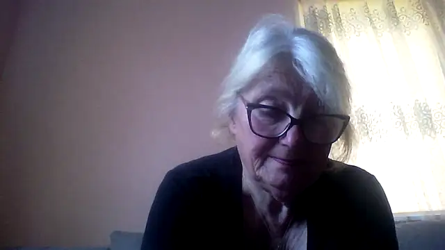 Snapshot of AmyLove353 chatting on July 6, 2026, 9:16 am AmyLove353 online show from July 6, 2026, 9:16 am
