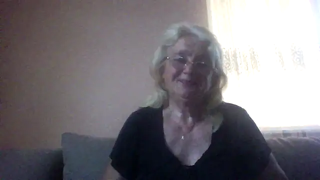 Snapshot of AmyLove353 chatting on July 16, 2026, 3:14 am AmyLove353 online show from July 16, 2026, 3:14 am