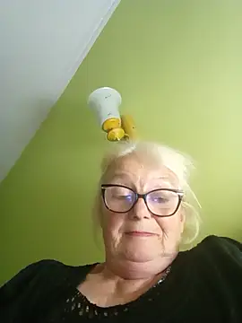 Snapshot of AmyLove353 chatting on August 3, 2026, 9:31 pm AmyLove353 online show from August 3, 2026, 9:31 pm
