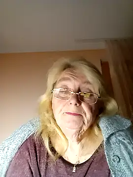 AmyLove353 online show from November 4, 2025, 4:16 am